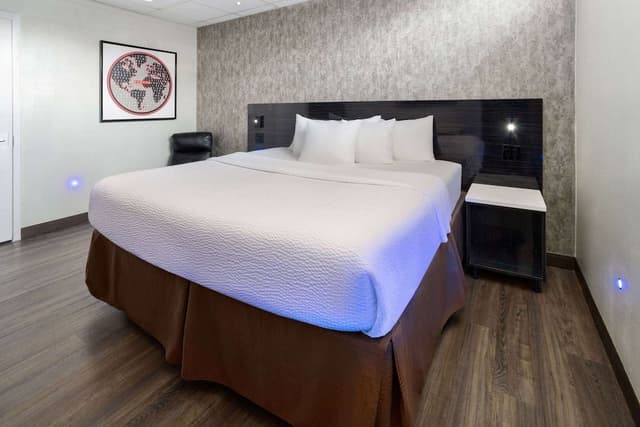 Business Room, 1 King Bed, Non Smoking