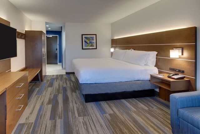 Standard Room, 1 King Bed (LEISURE)