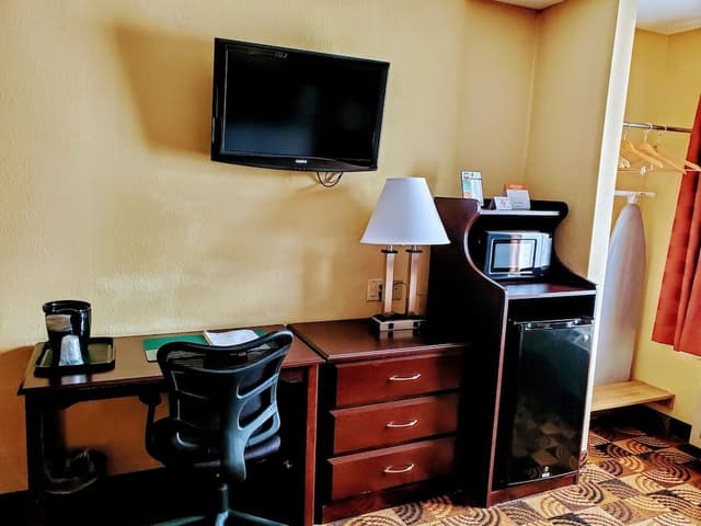 Standard Room, 1 Queen Bed, Non Smoking