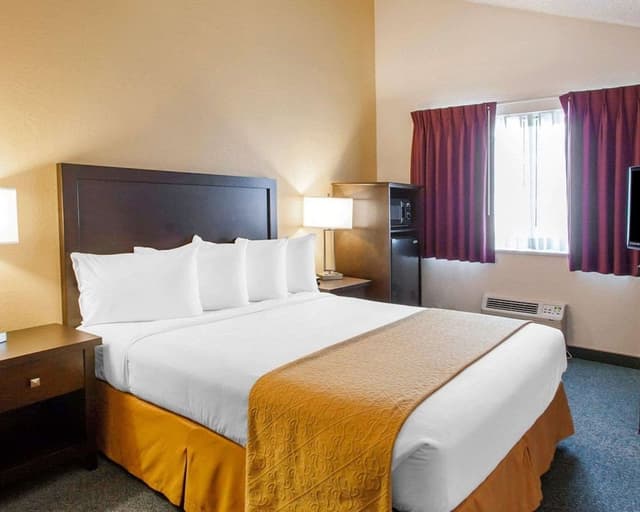 Standard Room, 2 Queen Beds, Non Smoking