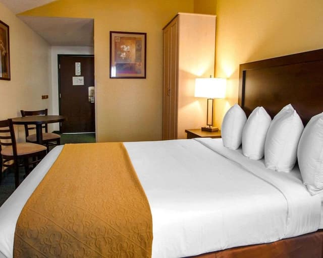 Standard Room, 2 Queen Beds, Non Smoking