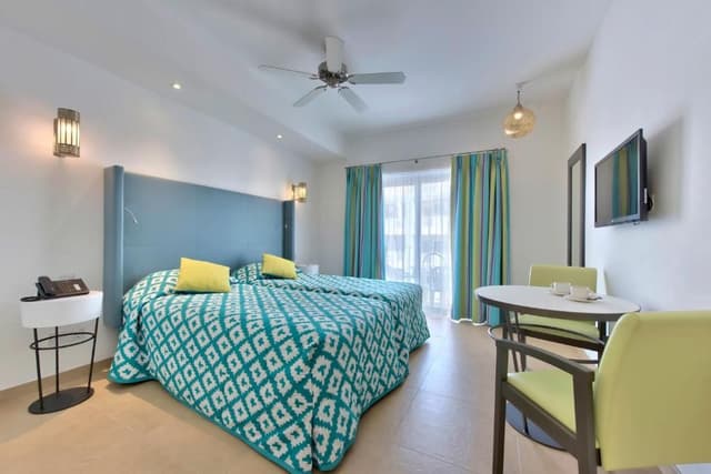 Double or Twin Room with Sea View