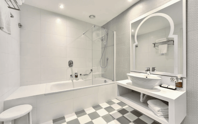 Suite with Inland View