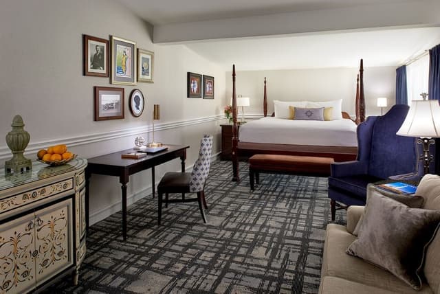 Junior Suite, 1 King Bed with Sofa bed (Newport Premier)