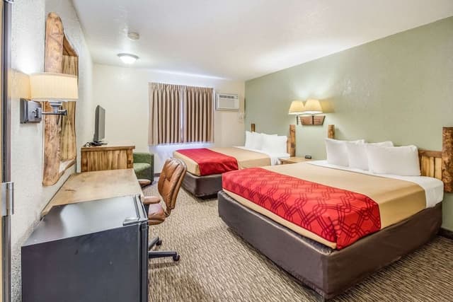 Standard Room, 2 Queen Beds, Non Smoking