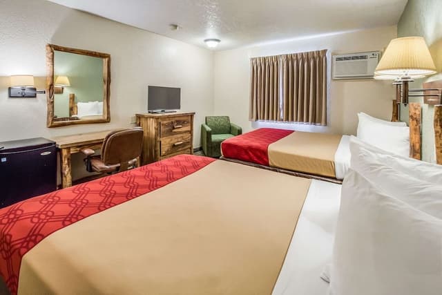 Standard Room, 2 Queen Beds, Non Smoking
