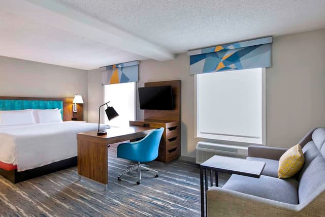 1 KING BED STUDIO SUITE NONSMOKING