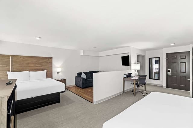 Suite, Multiple Beds, Non Smoking