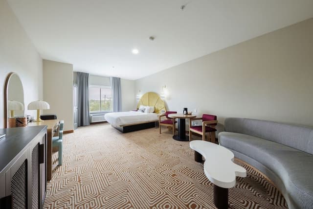 Standard King Room