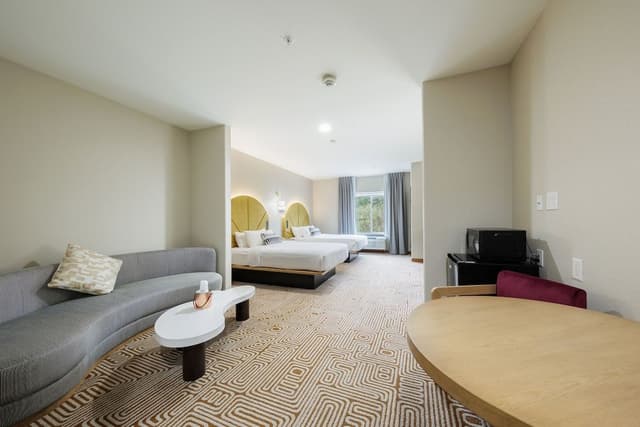 Premium Double Queen Suite