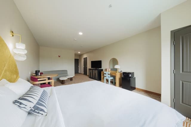 Standard King Room