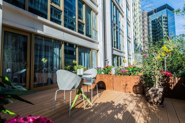 Smart Room with Garden