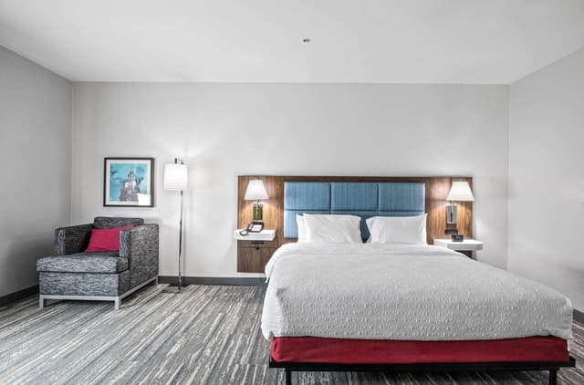 1 KING BED NONSMOKING