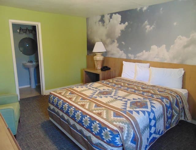 Suite, 1 King Bed