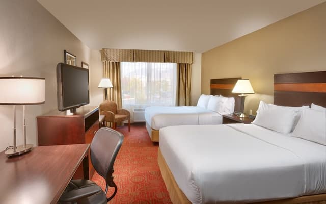Suite, 2 Queen Beds