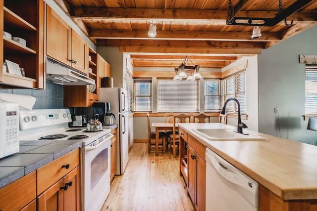 Mountain Suite - Cottage Room