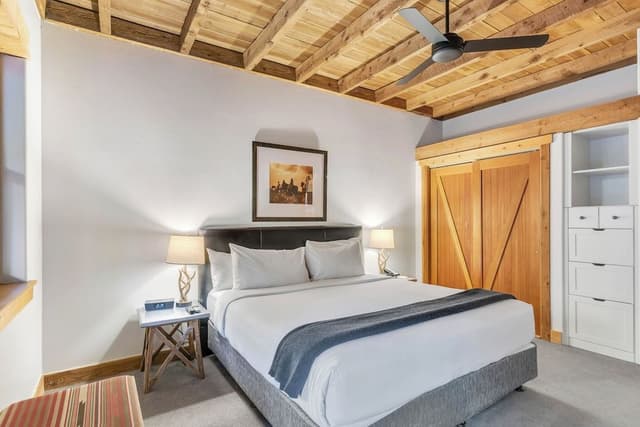 Mountain Loft - Cottage Room