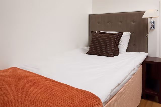 Single Room (Compact)