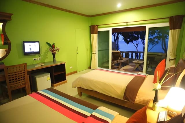 Deluxe Beachfront Hotel