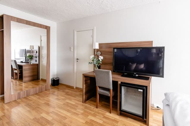 Family Room, 2 Double Beds, Non Smoking (Standard)