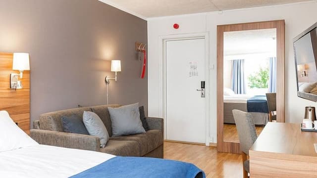 Family Room, 2 Double Beds, Non Smoking (Standard)