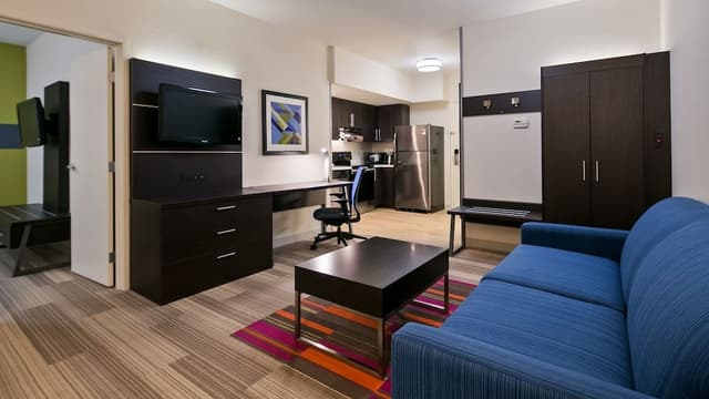 Suite, 1 Bedroom, Kitchen (Living)