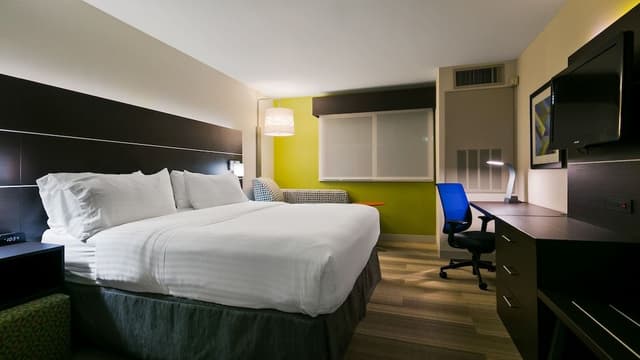 Suite, 1 Bedroom, Kitchen (Living)