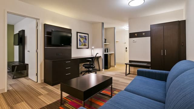 Suite, 1 Bedroom, Kitchen (Living)