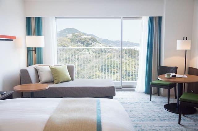[High Floor] Superior Twin Room with Balcony, Non Smoking