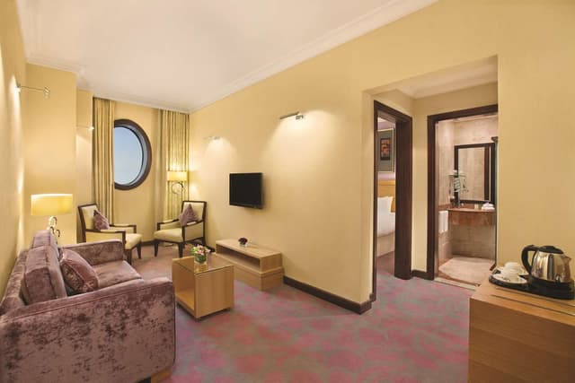 KING ONE BEDROOM SUITE
