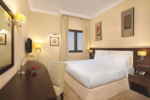KING DELUXE ONE BEDROOM SUITE