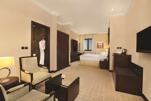 KING SUPERIOR ROOM