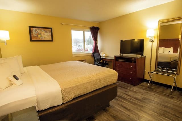 1 King Bed Accessible Non Smoking