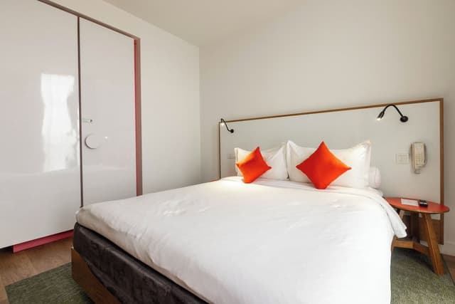 Standard Room, 1 Queen Bed