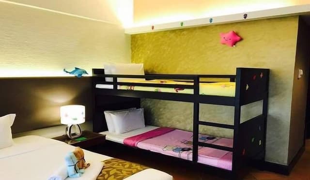 Thistle Family Sea Front (For 2 adults and 2 child)