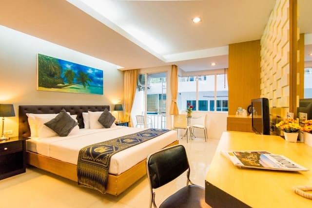 Deluxe Room, Balcony