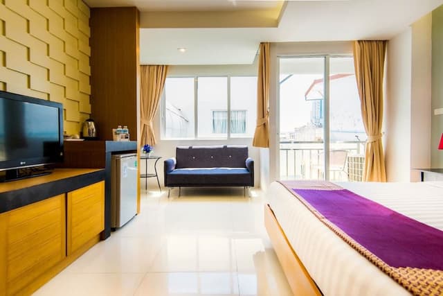 Deluxe Room, Balcony