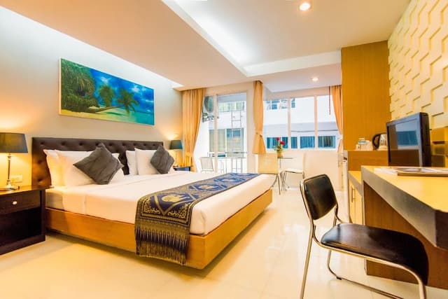 Deluxe Room, Balcony