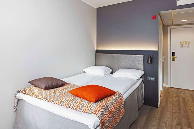 Double Room (Compact)