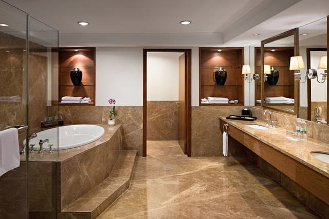 Aryaduta Suite