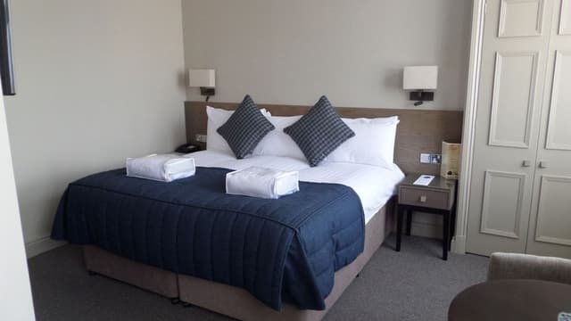 Club King Room