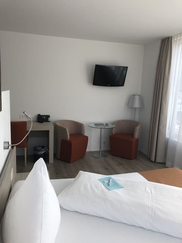 Comfort Room, 2 Twin Beds, Mountain View