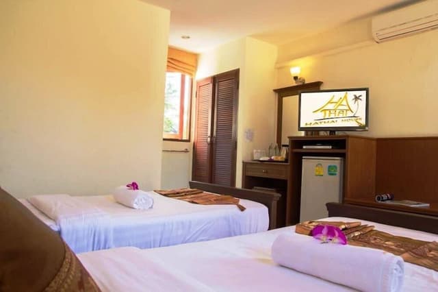 Standard Twin Room