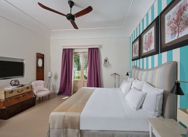 Junior Suite, Balcony (Courtyard view)