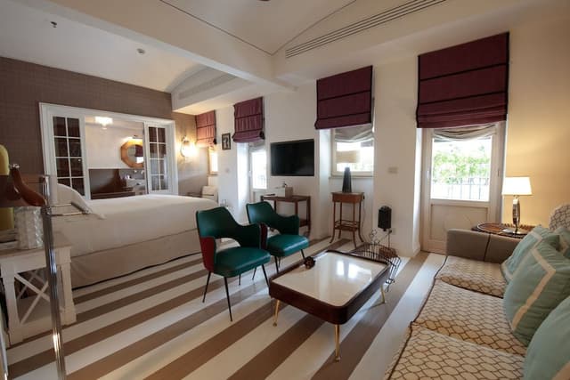 Junior Suite, Balcony (Courtyard view)