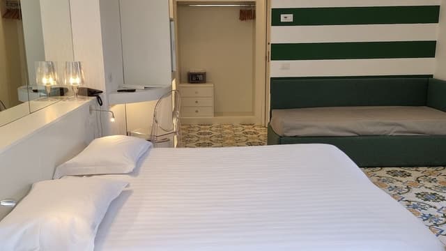 Classic Triple Room, Balcony