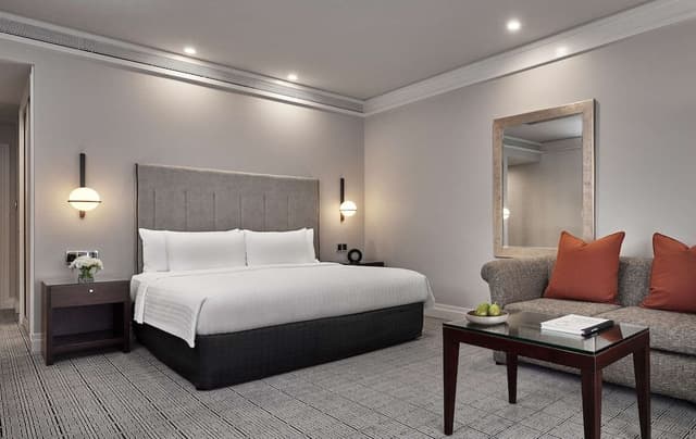 Room, 1 King Bed, Balcony