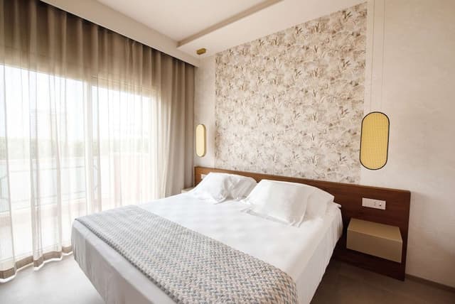Junior Suite, 1 Queen Bed, Non Smoking, Balcony (Living Room)