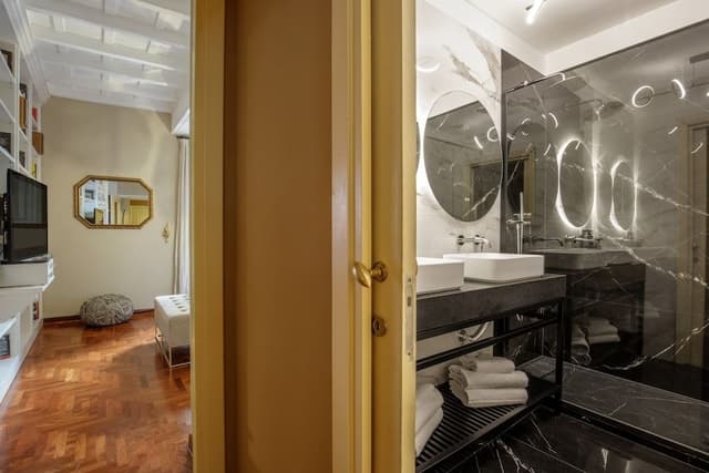 Ambassador Apartament (Via Mario De' Fiori 59/A)