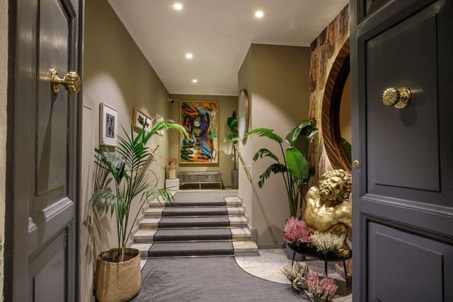 Ambassador Apartament (Via Mario De' Fiori 59/A)